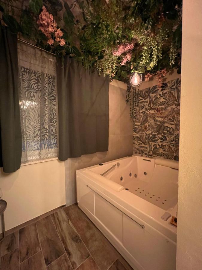A Due Passi Da Hotel Formia Eksteriør billede
