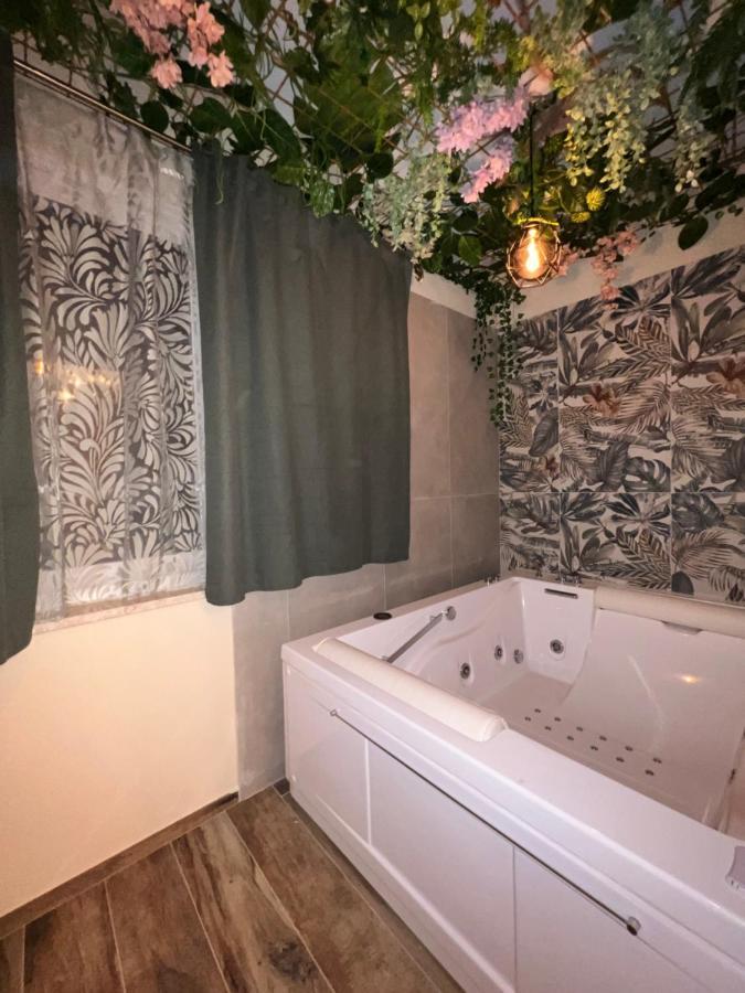 A Due Passi Da Hotel Formia Eksteriør billede